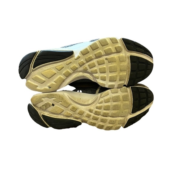 Womens Gray and Gold Nike Sneakers - Picture 4 of 5